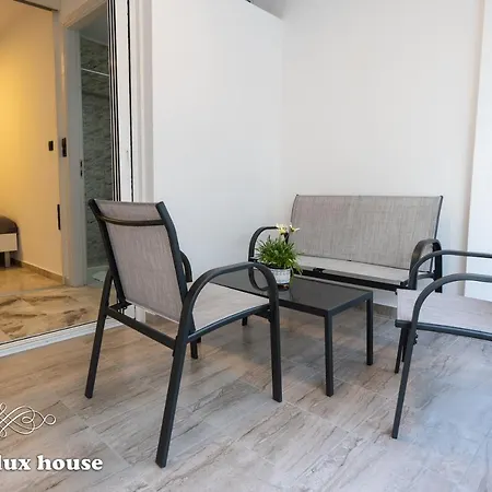 Lux House Apartmán *